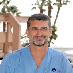 Dr. Alberto Flores Gornés