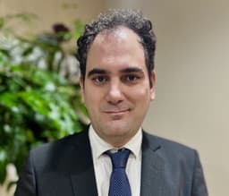 Dr Andreas Athanasakis