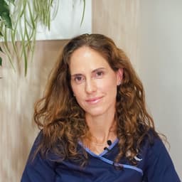 Dr. Florencia Steinvarcel
