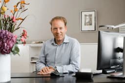 Dr. med. Tim Cordes